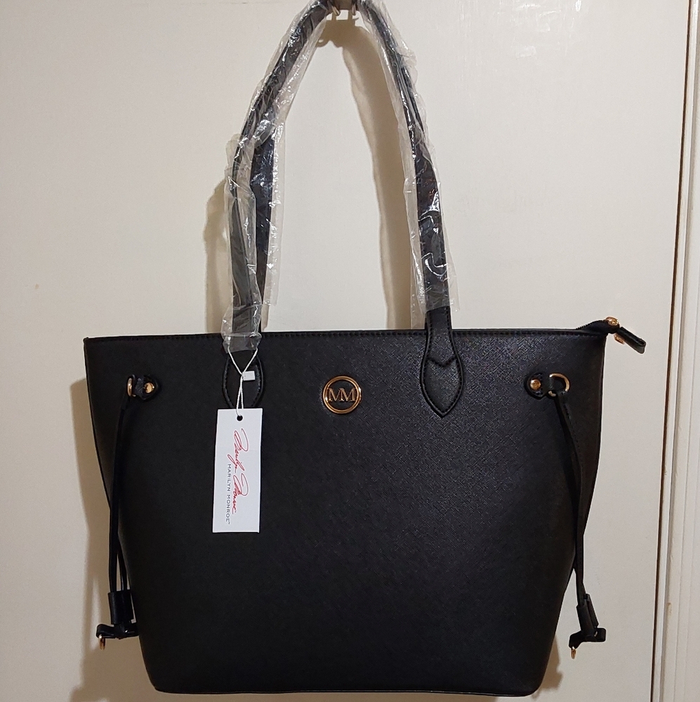 🌺 NWT Marilyn Monroe Black PVC Satchel Bag